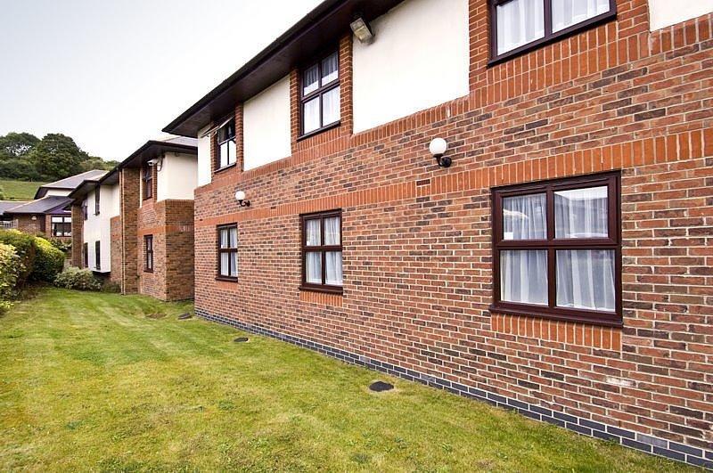 Premier Inn High Wycombe/Beaconsfield Exteriör bild