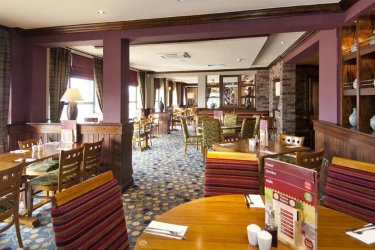 Premier Inn High Wycombe/Beaconsfield Exteriör bild
