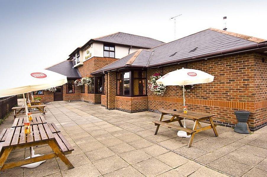 Premier Inn High Wycombe/Beaconsfield Exteriör bild