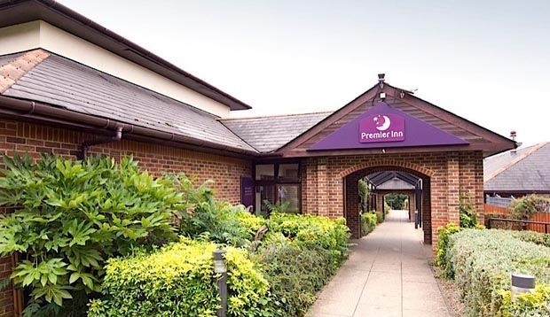 Premier Inn High Wycombe/Beaconsfield Exteriör bild